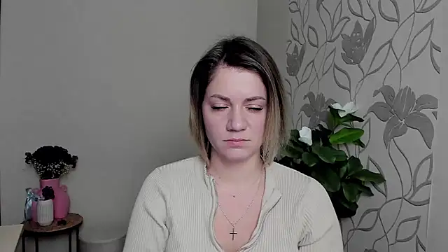 Snapshot of MariaSttone chatting on 02/18/25, 02:06 MariaSttone online show from 02/18/25, 02:06