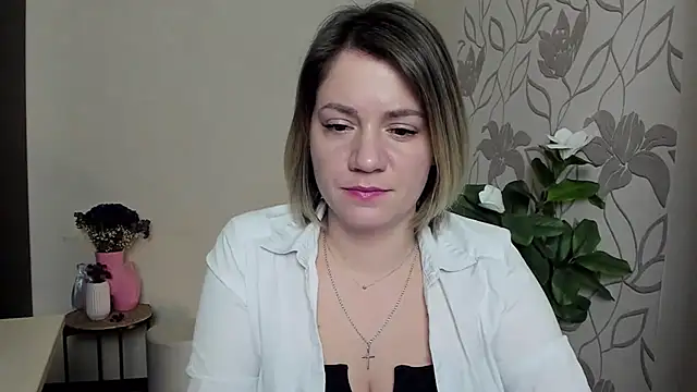 Snapshot of MariaSttone chatting on 02/25/25, 03:05 MariaSttone online show from 02/25/25, 03:05