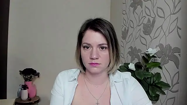 Snapshot of MariaSttone chatting on 02/25/25, 07:25 MariaSttone online show from 02/25/25, 07:25