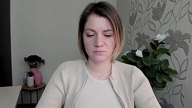 Snapshot of MariaSttone chatting on 02/28/25, 01:25 MariaSttone online show from 02/28/25, 01:25