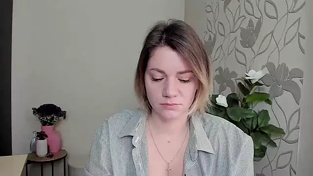 Snapshot of MariaSttone chatting on 03/07/25, 10:02 MariaSttone online show from 03/07/25, 10:02