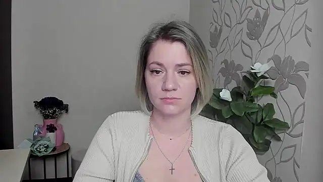 Snapshot of MariaSttone chatting on 03/17/25, 10:17 MariaSttone online show from 03/17/25, 10:17