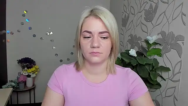 Snapshot of MariaSttone chatting on 11/27/25, 11:12 MariaSttone online show from 11/27/25, 11:12