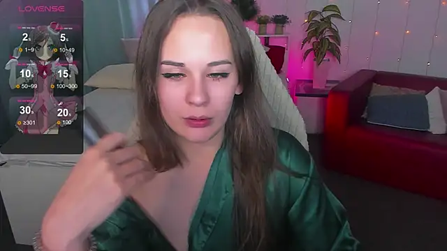 Snapshot of Makima_lee chatting on 12/16/24, 01:32 Makima lee online show from 12/16/24, 01:32
