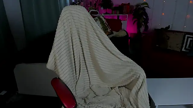 Snapshot of Makima_lee chatting on 01/06/25, 05:38 Makima lee online show from 01/06/25, 05:38