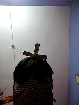 Snapshot of Tamilandteluguboy14 chatting on 02/05/26, 06:18 Tamilandteluguboy14 online show from 02/05/26, 06:18