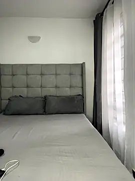 prettiepearl online show from 10/19/25, 08:59