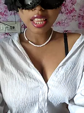 Snapshot of sandy_naughty chatting on 06/12/26, 05:17 sandy naughty online show from 06/12/26, 05:17