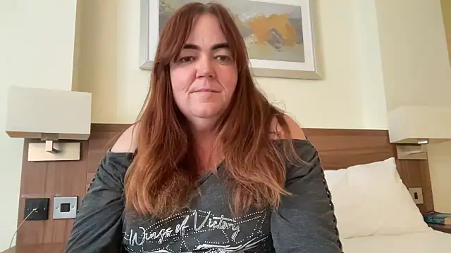 Snapshot of curvy-milf-abbie chatting on 11/25/25, 01:22 curvy-milf-abbie online show from 11/25/25, 01:22