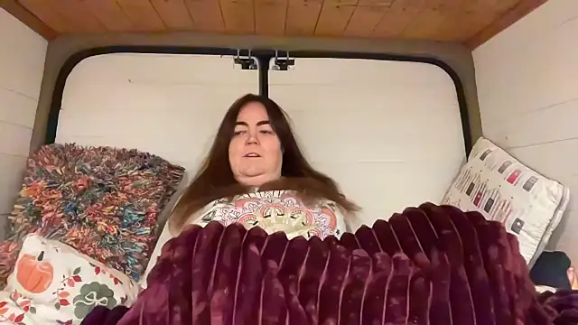 Snapshot of curvy-milf-abbie chatting on 11/30/25, 07:07 curvy-milf-abbie online show from 11/30/25, 07:07