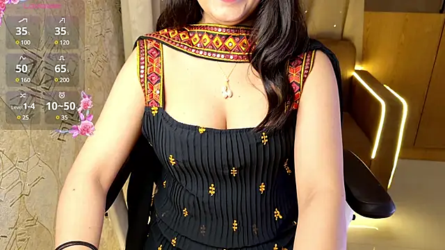 Snapshot of Punjabi_Queen1 chatting on 12/15/24, 06:59 Punjabi Queen1 online show from 12/15/24, 06:59