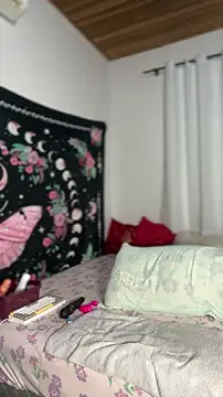 Snapshot of RuivaRaposinha chatting on 02/03/26, 07:52 RuivaRaposinha online show from 02/03/26, 07:52