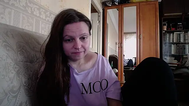 Snapshot of CatMelissa chatting on 12/04/24, 08:56 CatMelissa online show from 12/04/24, 08:56