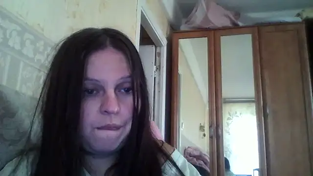 Snapshot of CatMelissa chatting on 10/21/25, 11:33 CatMelissa online show from 10/21/25, 11:33