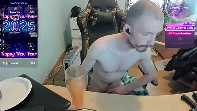 Snapshot of sexy264329 chatting on 03/08/25, 03:24 sexy264329 online show from 03/08/25, 03:24