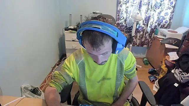 Snapshot of sexy264329 chatting on 10/06/25, 02:03 sexy264329 online show from 10/06/25, 02:03