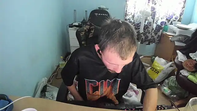 Snapshot of sexy264329 chatting on 10/17/25, 01:46 sexy264329 online show from 10/17/25, 01:46