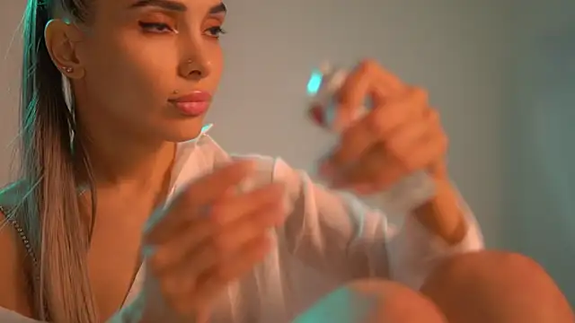 Snapshot of Mila_May_ chatting on 09/13/25, 03:01 Mila May online show from 09/13/25, 03:01