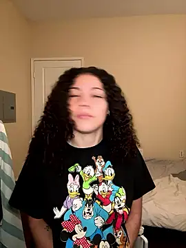 Snapshot of ladylavish chatting on 12/03/24, 11:01 ladylavish online show from 12/03/24, 11:01