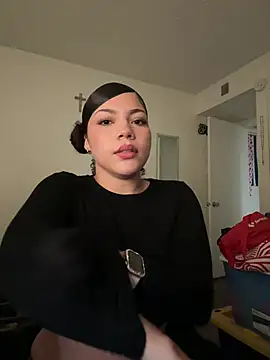 Snapshot of ladylavish chatting on 12/15/24, 08:19 ladylavish online show from 12/15/24, 08:19