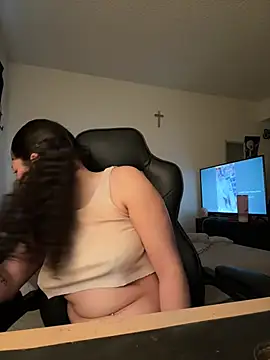 Snapshot of ladylavish chatting on 03/14/25, 01:16 ladylavish online show from 03/14/25, 01:16