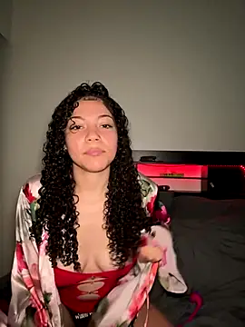 Snapshot of ladylavish chatting on 10/03/25, 12:40 ladylavish online show from 10/03/25, 12:40