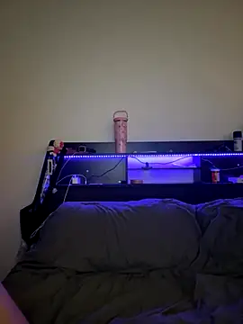 Snapshot of ladylavish chatting on 12/04/25, 02:54 ladylavish online show from 12/04/25, 02:54