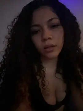 Snapshot of ladylavish chatting on 01/16/26, 05:44 ladylavish online show from 01/16/26, 05:44