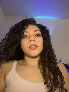 Snapshot of ladylavish chatting on 01/18/26, 07:45 ladylavish online show from 01/18/26, 07:45