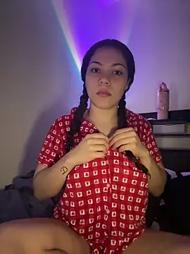 Snapshot of ladylavish chatting on 03/13/26, 07:15 ladylavish online show from 03/13/26, 07:15