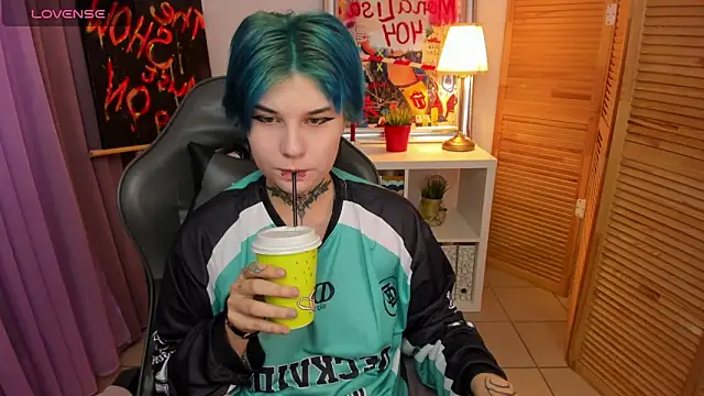 mekurisu online show from 02/08/25, 07:15