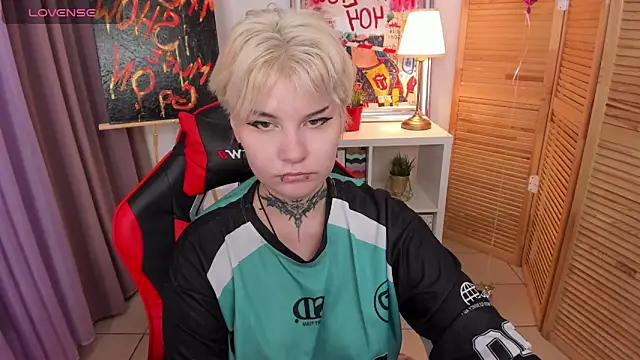 mekurisu online show from 03/10/25, 04:38