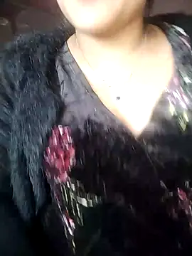 Snapshot of karishma chatting on 01/12/25, 12:28 karishma online show from 01/12/25, 12:28