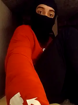 Snapshot of motoboysafd chatting on 10/21/25, 07:53 motoboysafd online show from 10/21/25, 07:53