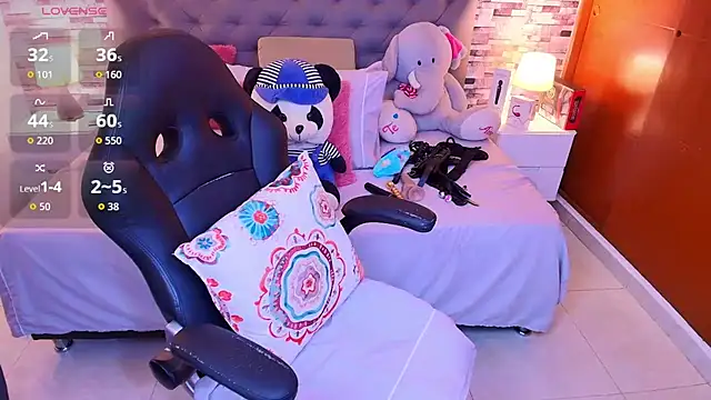 italy   boobs online show from 11/30/25, 04:55