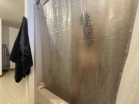 MissSwitch online show from 12/20/24, 01:22