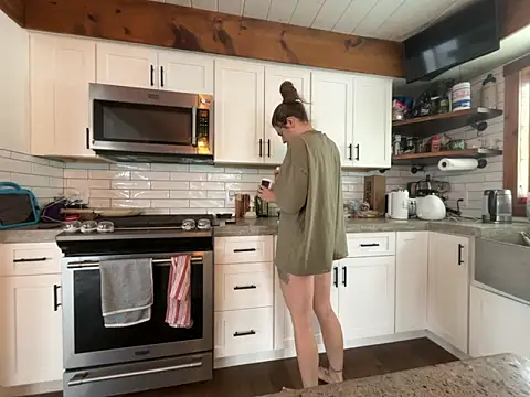 MissSwitch online show from 01/17/25, 03:53