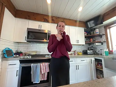 MissSwitch online show from 01/21/25, 06:23