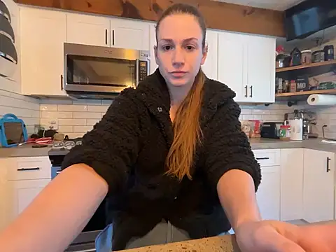 MissSwitch online show from 02/13/25, 01:05