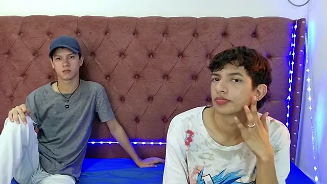 Snapshot of boys_yourparty chatting on 12/21/24, 01:42 boys yourparty online show from 12/21/24, 01:42