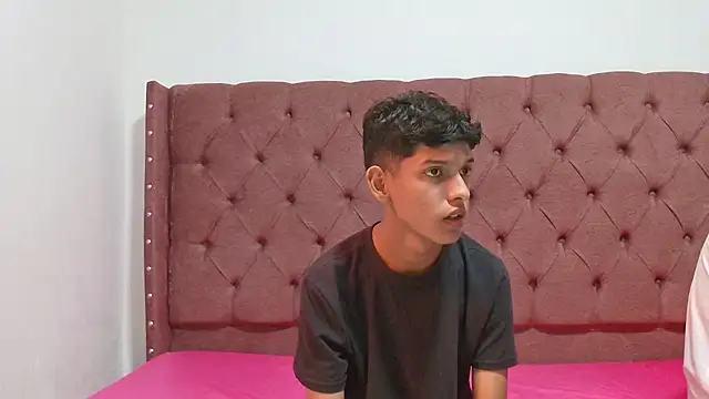 Snapshot of boys_yourparty chatting on 03/05/25, 01:39 boys yourparty online show from 03/05/25, 01:39