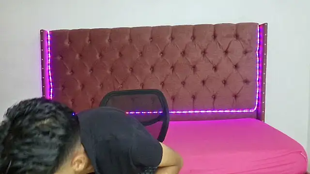 Snapshot of boys_yourparty chatting on 03/20/25, 01:48 boys yourparty online show from 03/20/25, 01:48