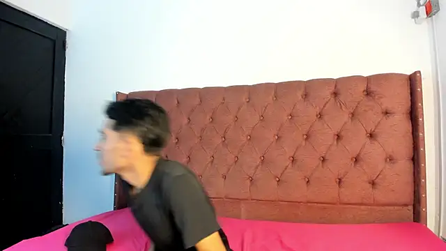 Snapshot of boys_yourparty chatting on 09/13/25, 01:00 boys yourparty online show from 09/13/25, 01:00