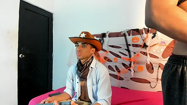 Snapshot of boys_yourparty chatting on 10/20/25, 01:11 boys yourparty online show from 10/20/25, 01:11