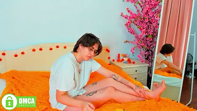 Funny bunnyy online show from 12/02/24, 03:37