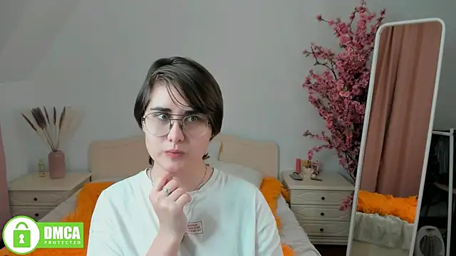 Funny bunnyy online show from 12/06/24, 02:46