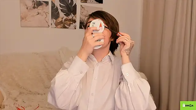 Funny bunnyy online show from 12/14/24, 09:24