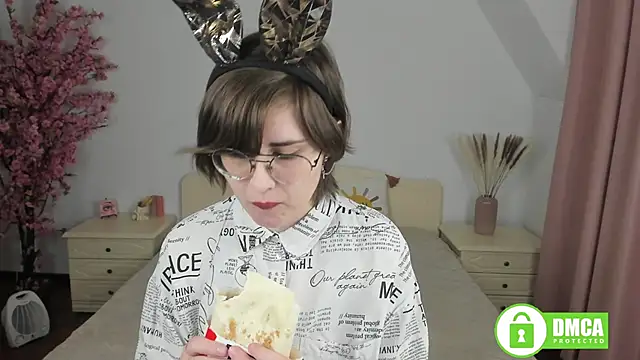 Funny bunnyy online show from 01/11/25, 01:43