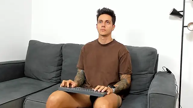 Snapshot of JeanBroc chatting on 09/15/25, 08:53 JeanBroc online show from 09/15/25, 08:53