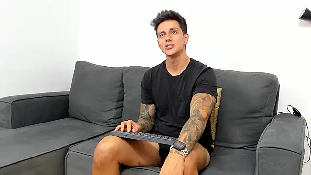 Snapshot of JeanBroc chatting on 09/16/25, 08:43 JeanBroc online show from 09/16/25, 08:43